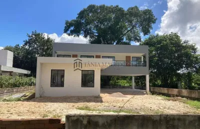 Casa à venda, aldeia ,  com 240m2 de área costruída com 03 suites, 01 lavabo , espaço gourmet.