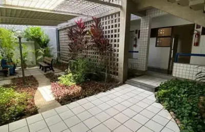 Casa comercial à venda com 284m² de área útil e 9 salas sendo todas com banheiro privativo, casa am