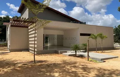 Casa à venda, aldeia dos camarás, em condomínio, com 03 suites, lavabo sala com pé direito alto em