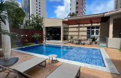 Casa à venda com 400m²,  4 dormitórios sendo 1 suíte master, com varanda vista piscina, 3 vagas de