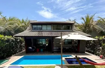 Bangalô à venda com 250m², 4 dormitórios, sendo 3 suítes, salas amplas, varanda,  muro alto, ipojuc