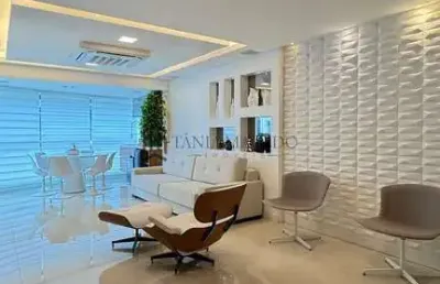 Lindo apartamento, decorado, com moveis planejados, 4 suites, 172m², e estrutura de lazer completa-