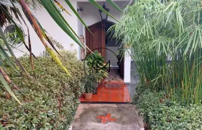 Sobrado triplex no alto de pinheiros residencial vende ou aluga