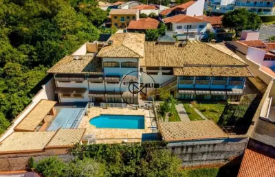 Casa antiga e luxuosa no parque jatibaia - 1000m² - 7 suítes e vaga p/ 20 carros