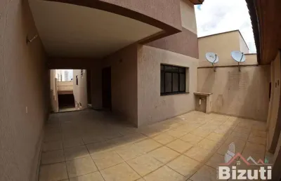 Casa para venda com 3 quartos, próxima ao centro de jundiaí
