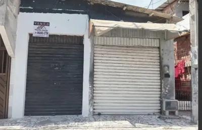 Vendo 2 pontos comerciais com casa com 2/4  totalizando 114 metros