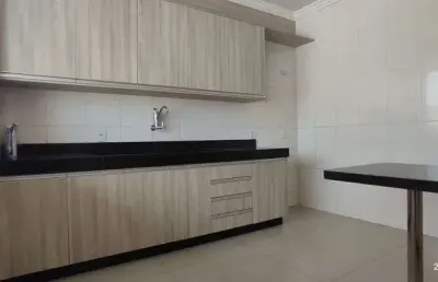 Casa região de ipatinga, bairro cidade nova. cód. k222. piso porcelanato, 2 vagas. quintal