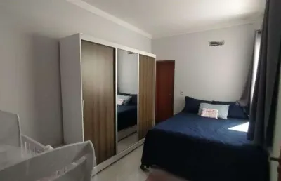 Casa região de ipatinga, b cidade nova. cód. k205, sacada, 2 quartos/suíte e 2 vagas. cobertas