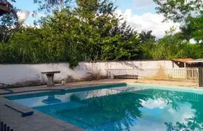 Chácara em revés do belém, cód. ch043. ótima topografia. quintal, piscina, lagoa, casa, poço de peixes.