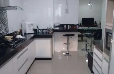 Apartamento bairro iguaçu, a064. primeiro andar, piso porcelanato , 2 vagas. região de ipatinga