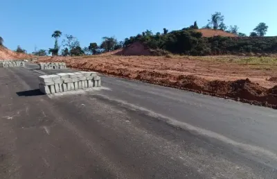 Lote plano bairro jardins! cod. l105. repasse entrada + 35 pagas de financiamento próprio faltando 135 parc. região de ipatinga.
