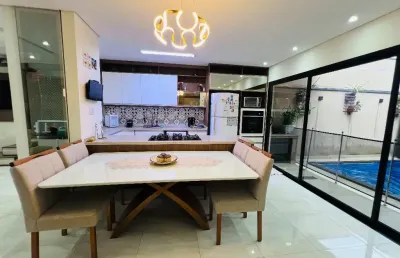 Casa em condomínio com 4 quartos e piscina em condomínio à venda