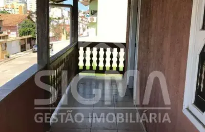 Casa com 2 quartos à venda na rua dos periquitos, 63, riviera fluminense, macaé por r$ 360.000