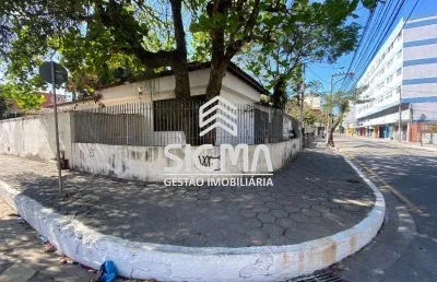 Casa com 3 quartos para alugar na rua vereador abreu lima, 182, centro, macaé por r$ 3.800