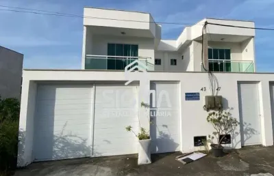 Casa com 3 quartos à venda na rua doutor paulo maurício lins oliveira, 47, vale das palmeiras, macaé por r$ 450.000