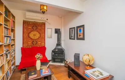 Casa em condomínio fechado com 5 quartos à venda na rua miguel couto, 770, menino deus, porto alegre por r$ 1.490.000