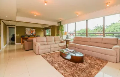 Apartamento com 4 quartos à venda na rua primeiro de janeiro, 150, três figueiras, porto alegre por r$ 4.260.000