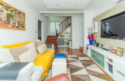 Casa com 3 quartos à venda na rua manoel bandeira, 335, jardim itu sabará, porto alegre por r$ 950.000