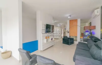 Casa em condomínio fechado com 3 quartos à venda na rua gustavo schmidt, 592, três figueiras, porto alegre por r$ 1.800.000