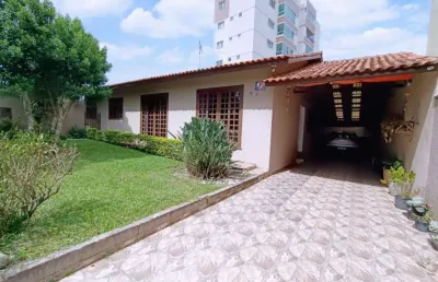 Linda casa de fundos com 4 quartos sendo uma suíte com hidromassagem - bairro silveira da motta