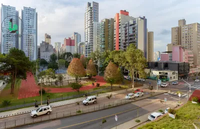 Apartamento com 185,00m² úteis, em frente ao shopping curitiba, 4 dormitórios, duas sacadas!