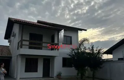 Casa com 4 quartos para alugar na caio-jonas-portella, 162, centro, tijucas por r$ 6.000
