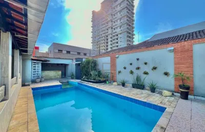 Casa com 3 quartos à venda na Rua Rodrigues Alves, 64, Canto do Forte, Praia Grande