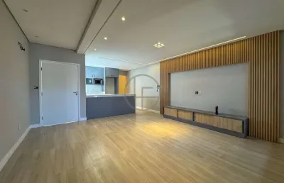Casa moderna mobiliada com espaço gourmet e piscina