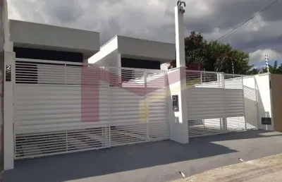 Casa com 3 quartos à venda na Rua Londrina, Parque Ipê, Feira de Santana