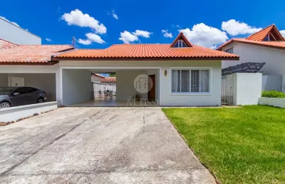 Casa em condomínio fechado com 3 quartos à venda na avenida senador salgado filho, 5.195, uberaba, curitiba, 200 m2 por r$ 1.790.000