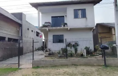 Casa sobrado com 3 quartos e 2 banheiros à venda em itajaí