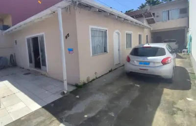 Casa dividida em kitinetes- renda mensal garantida!
