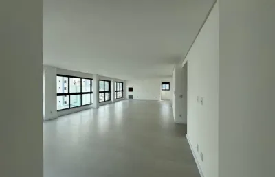 Cobertura Horizontal à Venda em Balneário Camboriú