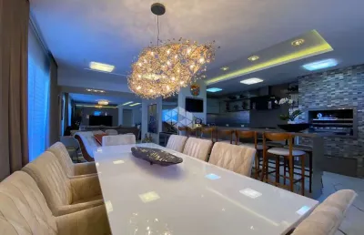 Cobertura plana alto padrão com piscina privativa, escritório e espaço gourmet em condomínio clube!