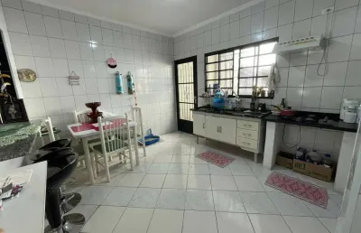 Casa com 2 quartos à venda na rua aparecida, 1010, jardim santa rosália, sorocaba por r$ 850.000