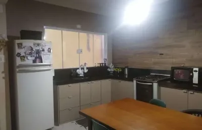 Interlagos, casa com 3 dorms / aceita troca por apto