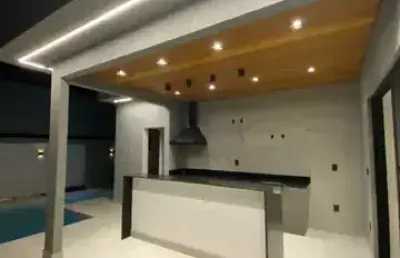 Condomínio santa monica, em caçapava - casa com 3 suites a venda
