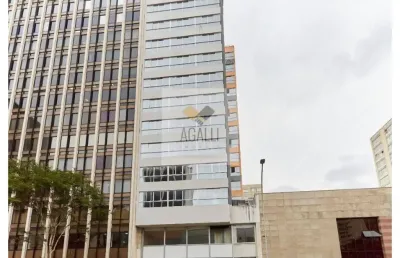 Andar corporativo com 488m² no centro de curitiba/pr