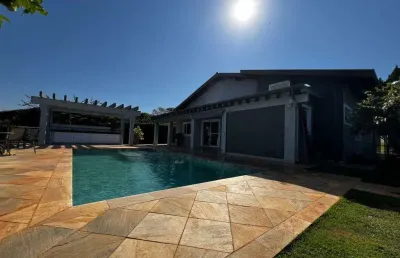 Casa com 3 dormitórios, piscina e área gourmet no cond. mont serrat, salto/sp