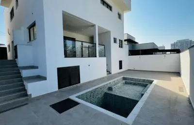 Casa de condomínio 3 suítes com piscina no condomínio central parque