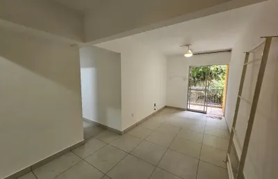 Oportunidade! excelente localização 2 quartos sol da manhã.