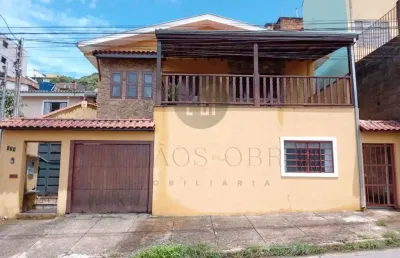 Casa com 3 quartos à venda na rua pacaembu, 135, dom bosco, poços de caldas, 157 m2 por r$ 480.000
