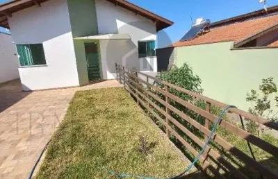 Casa com 3 quartos à venda na rua luiza migot nicolau, 58, loteamento residencial tiradentes, poços de caldas, 69 m2 por r$ 470.000