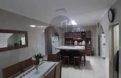 Casa com 3 quartos à venda na rua ivan pomárico, 23, jardim philadélphia, poços de caldas, 368 m2 por r$ 650.000