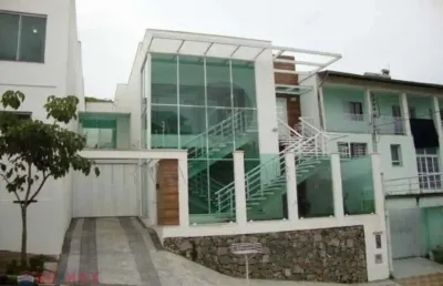 Casa com 3 quartos à venda na avenida juscelino kubitschek de oliveira, 750, parque vivaldi leite ribeiro, poços de caldas por r$ 1.600.000