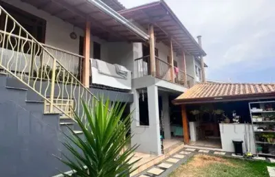 Casa com 3 quartos à venda na rua gabriel duarte, 99, parque vivaldi leite ribeiro, poços de caldas, 304 m2 por r$ 1.600.000