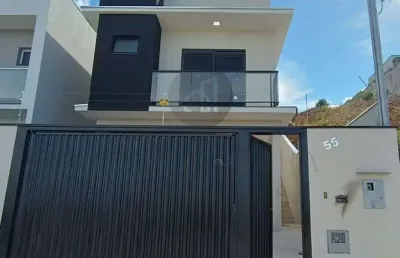 Casa com 3 quartos à venda na rua pedro ponce, 55, jardim belvedere, poços de caldas, 136 m2 por r$ 780.000