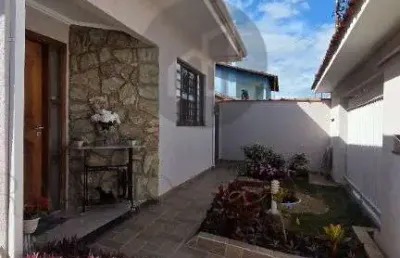 Casa com 4 quartos à venda na rua gervásio antônio chiminazzo, 197, jardim das hortênsias, poços de caldas, 232 m2 por r$ 950.000