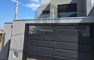 Casa com 3 quartos à venda na rua natalina de jesus borsato, 107, residencial summer ville, poços de caldas, 117 m2 por r$ 699.900