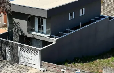 Aluga-se casa sobrado grande com 5 dormitórios, suíte,  porão e piscina no portal dos ipês cajamar